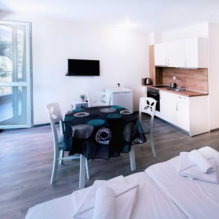 Donchevi Apartments Приморско Экстерьер фото
