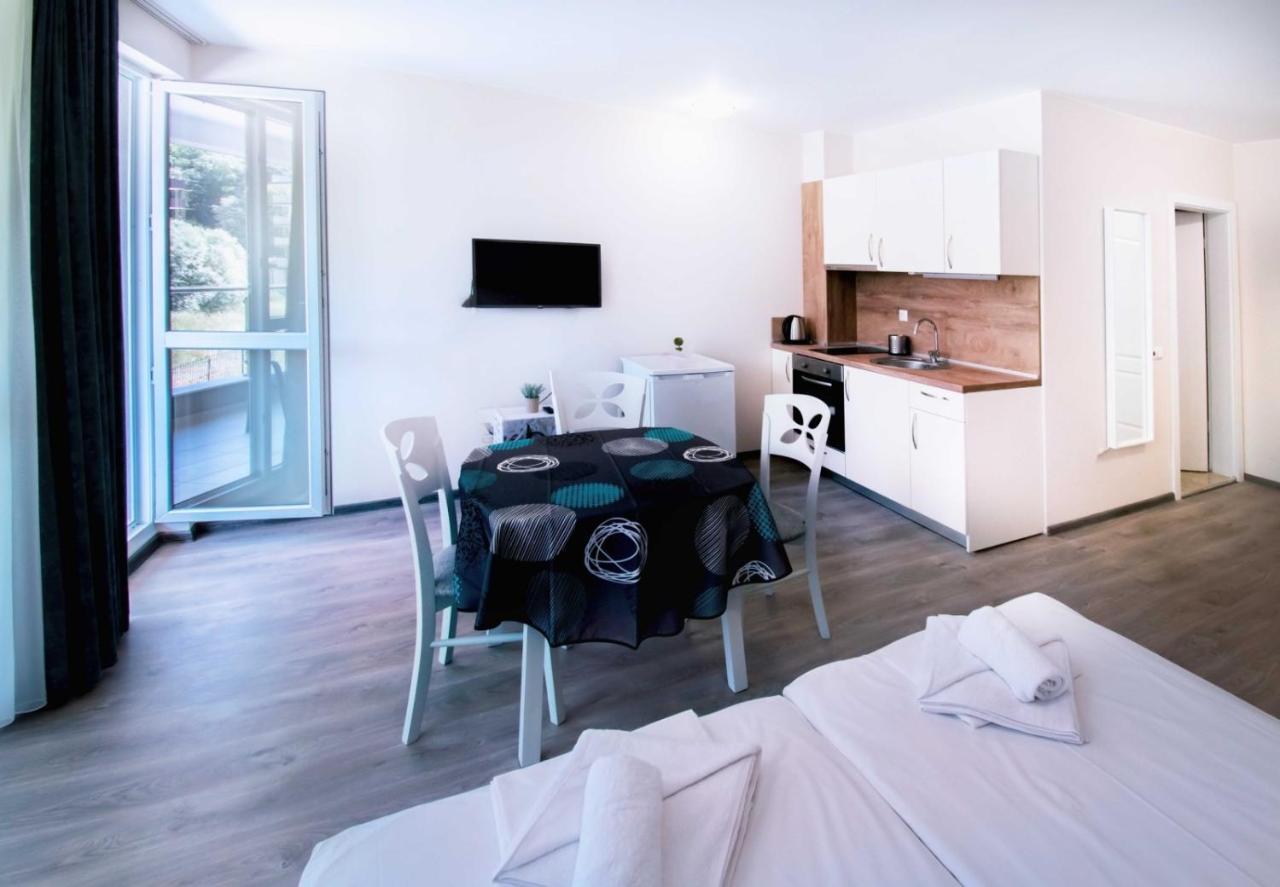 Donchevi Apartments Приморско Экстерьер фото